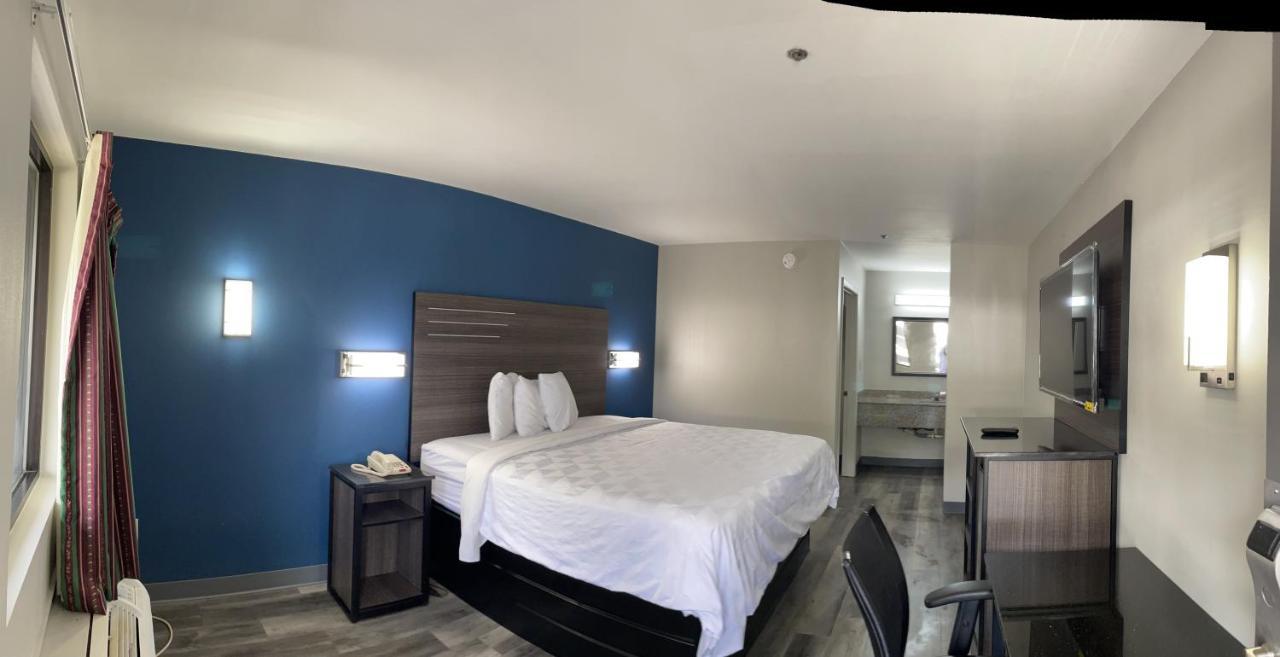 Griffin Inn & Suites Bagian luar foto